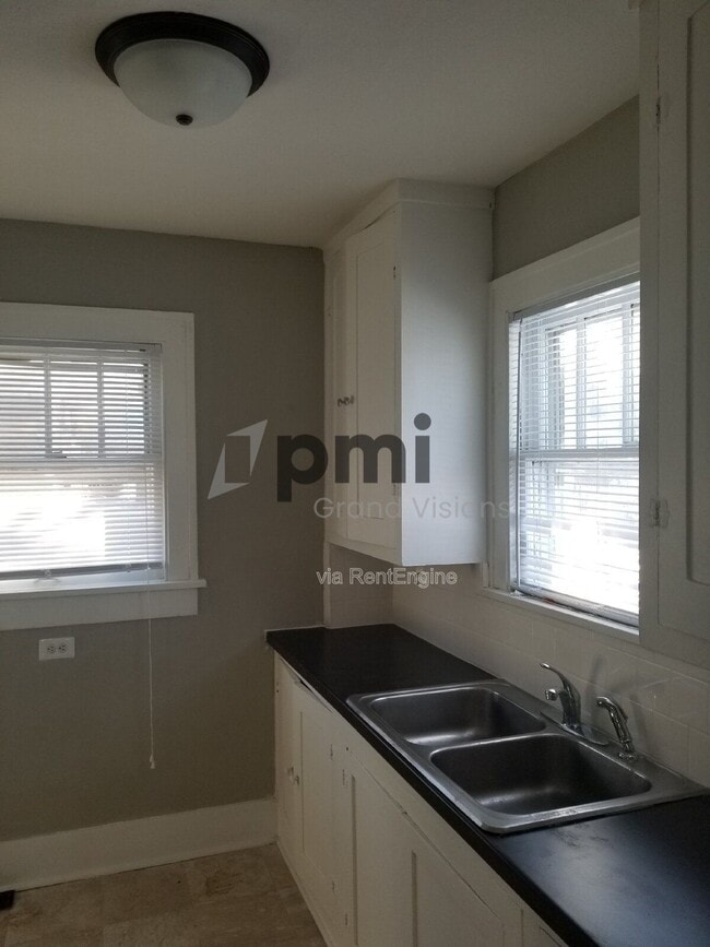 Foto del edificio - 698 S Stone St