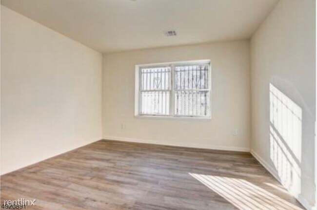Foto del edificio - 682 S 19th St