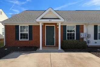 Building Photo - 622 Brook Trail