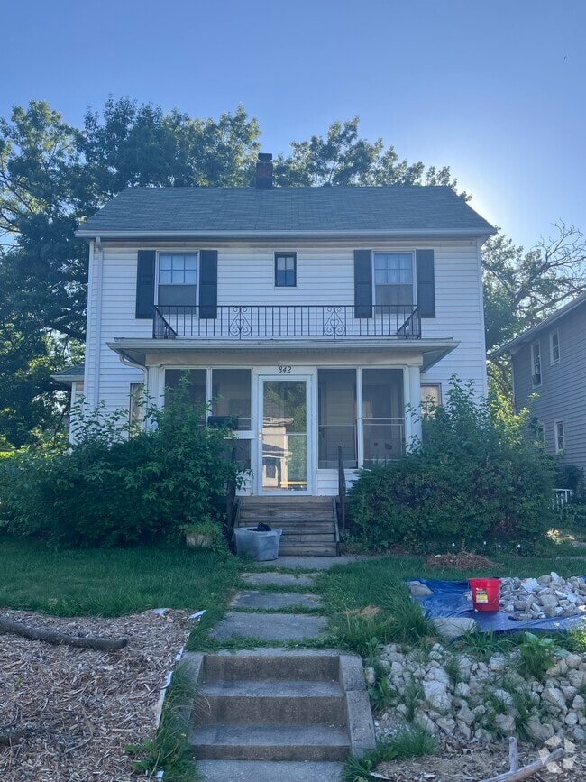Building Photo - 842 Brighton Ave