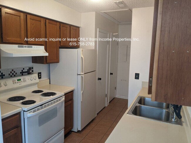 Building Photo - 172 Brooke Castle Dr