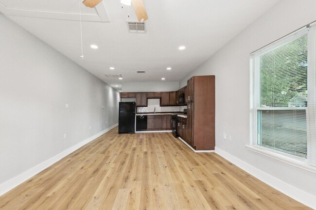 Building Photo - 3701 Derbigny St
