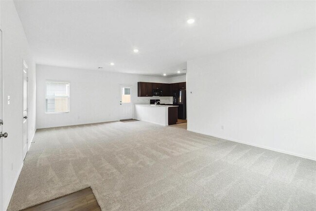 Foto del edificio - 411 Black Buffalo Rd