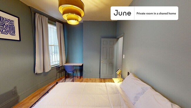 Foto del edificio - Room in Shared 5 bed/2 bath home in Columbia Heights