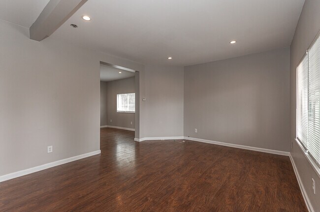 Photo - 1229 Dagmar Ave House