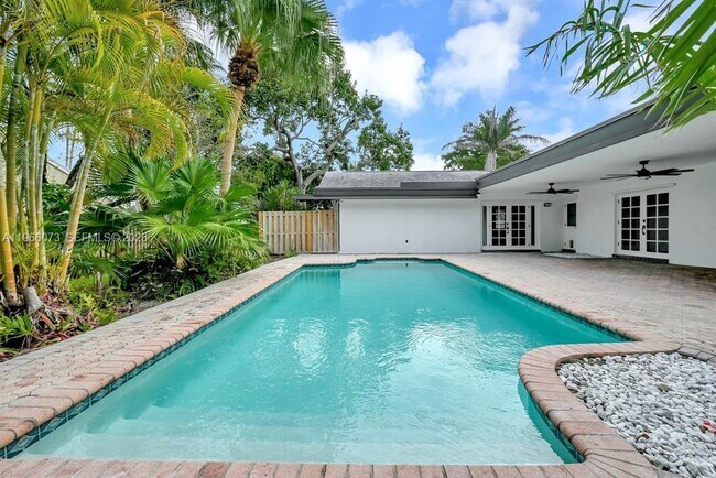 Building Photo - Southwest 178th Street, Palmetto Bay, FL 33157 - 4 BR 3 BA single-family home