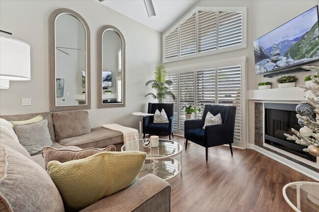 Living Room - 5515 Canoga Ave