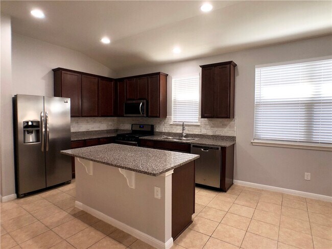 Foto del edificio - 152 Iron Rail Rd