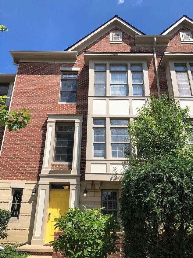 19683 Chagrin Blvd Unit 19683, Shaker Heights, OH 44122 Condo for