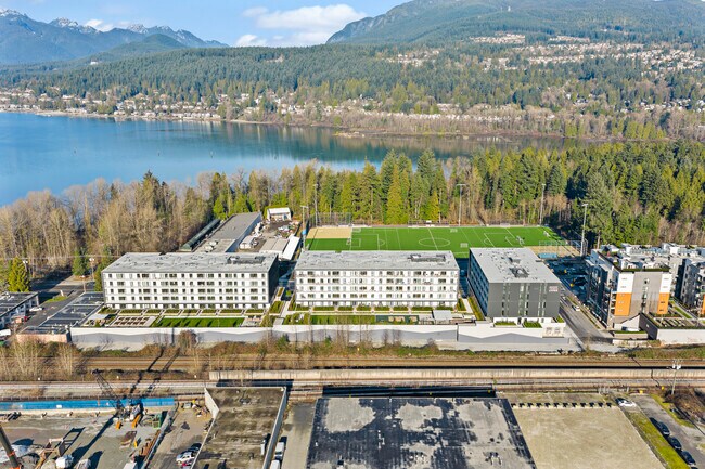 Building Photo - Beautiful 1.5 Bed 2 Bath Condo for Rent in Port Moody Centre!