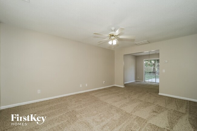 Building Photo - 821 Blazingwood Dr