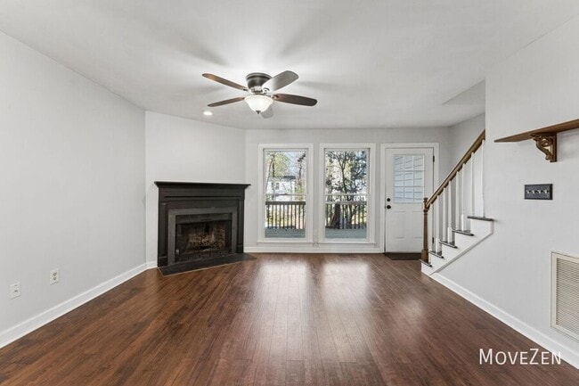 Building Photo - 134 Sanair Ct