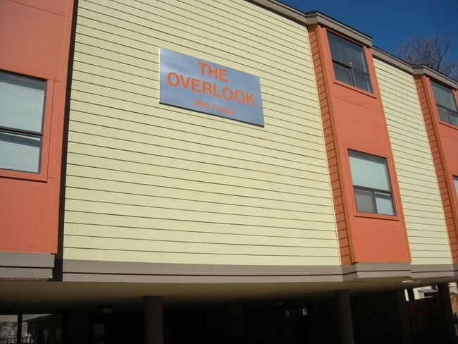 Foto del edificio - WONDERFUL WEST CAMPUS 1 BEDROOM - AVAILABLE AUGUST 2026 - OVERLOOK CONDOS - $1600