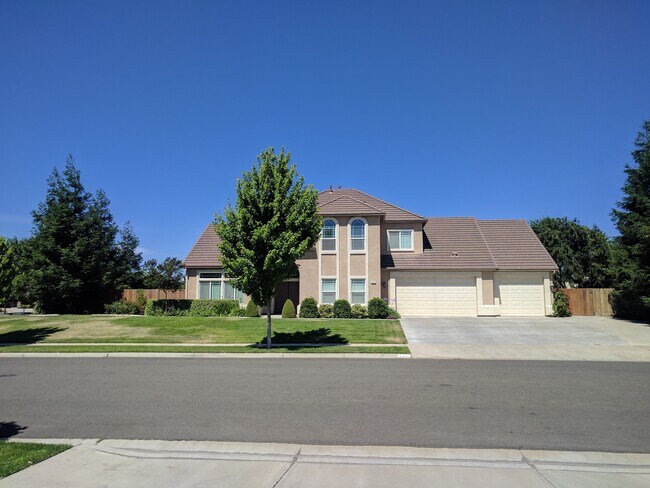 Building Photo - 4403 Tapestry Way