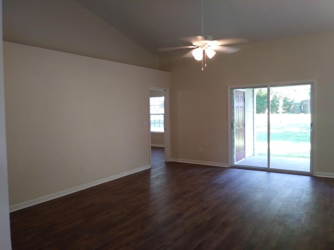 Foto del edificio - 1608 Akridge Dr