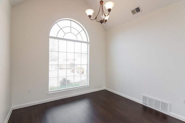 Building Photo - 1820 Mary Payton Cove