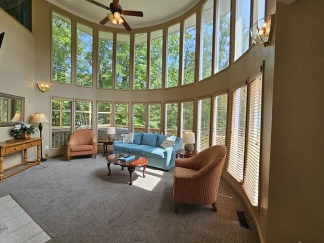 Foto del edificio - 1208 Edelweiss Dr