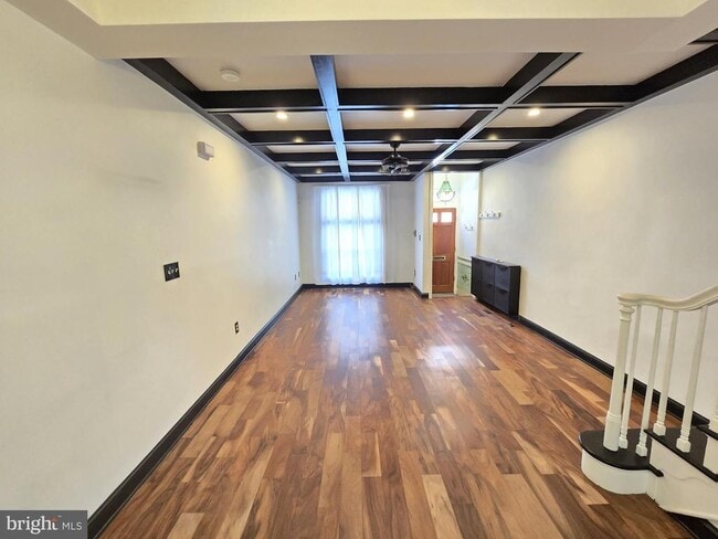 Building Photo - 128 S Ellwood Ave