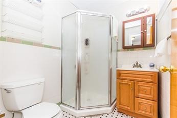 Primary Photo - 4 Bd, 2 Bath
