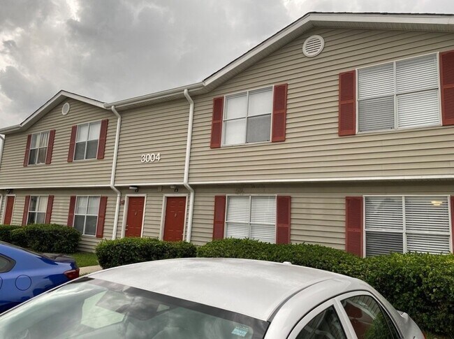 Foto del edificio - 3001 Fountainhead Cir