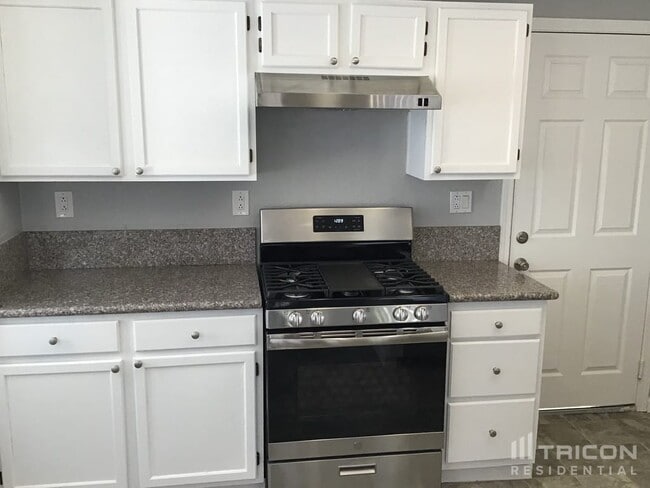 Building Photo - 531 Robin Dr