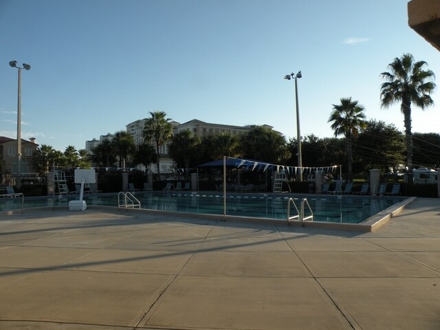 Sandpearl Resort & Spa, walking distance. - 665 Poinsettia Ave