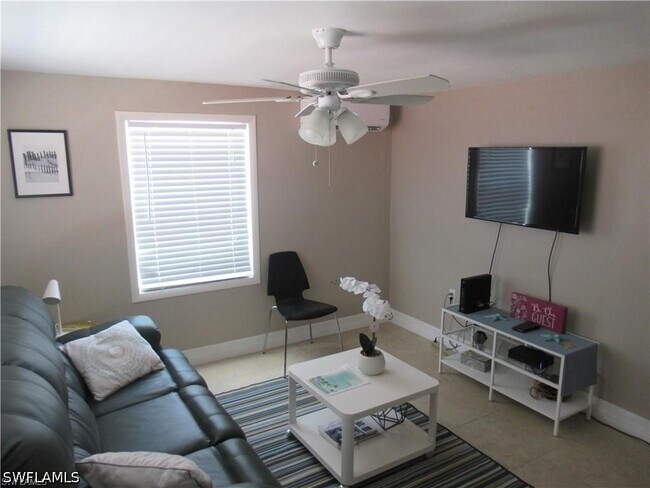 Foto del edificio - 778 107th Ave N