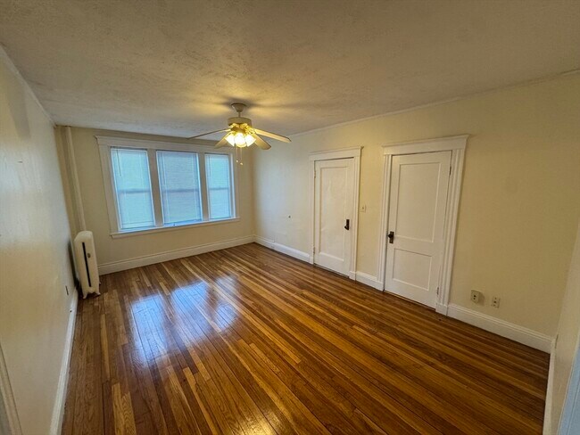 Foto del edificio - 31 Dennison Ave