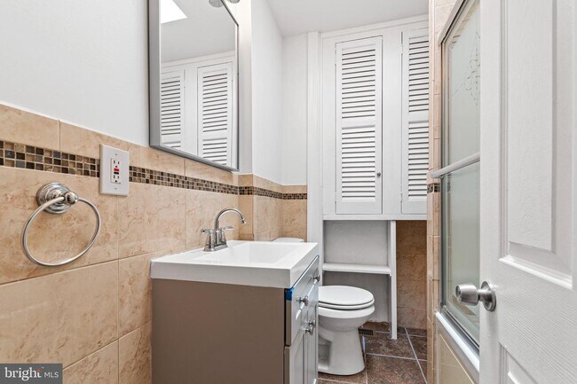 Foto del edificio - 2418 Mifflin St