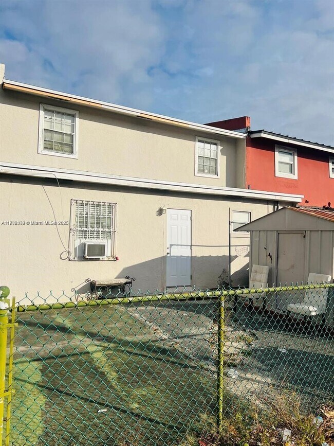 Foto del edificio - 19224 NW 46th Ave
