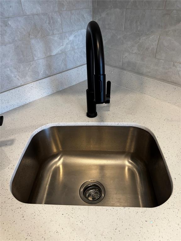 Foto del edificio - 43420 US-27