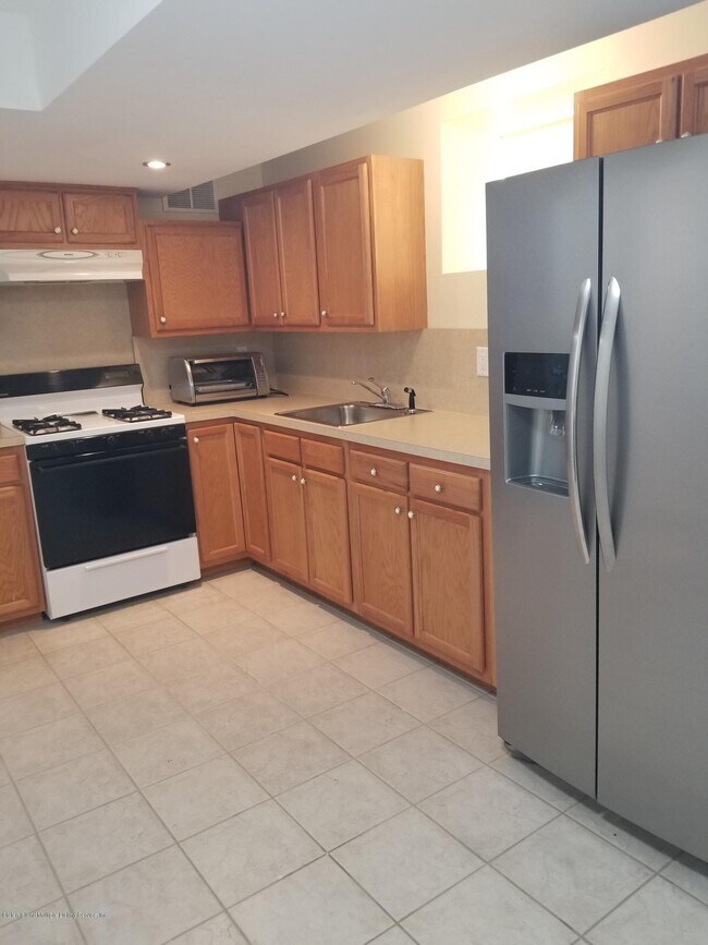Foto del edificio - 172 Giffords Ln