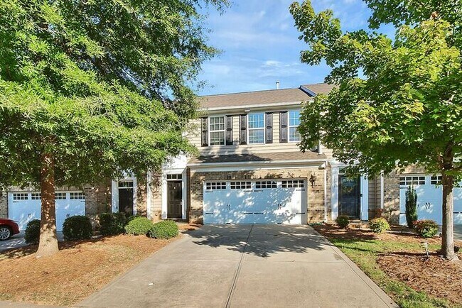 Foto del edificio - Beautiful 3BD/2.5BA Townhome in Ballantyne!
