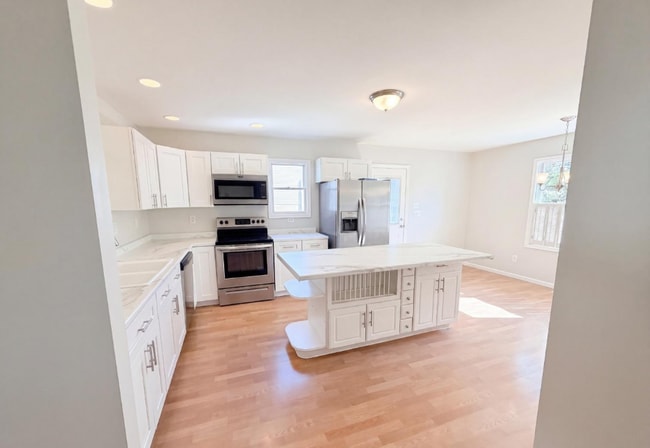 Building Photo - 1379 Gumbert Dr
