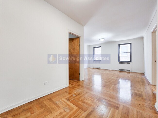 Foto del edificio - 700 Fort Washington Avenue