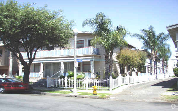 Foto del edificio - 726 Chestnut Ave