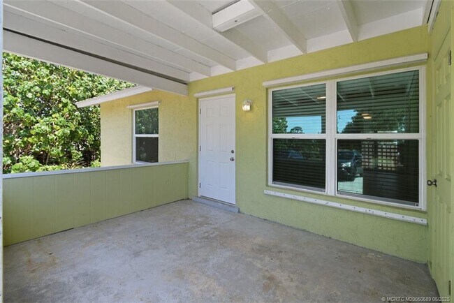 Foto del edificio - 8839 SE Hobe Ridge Ave
