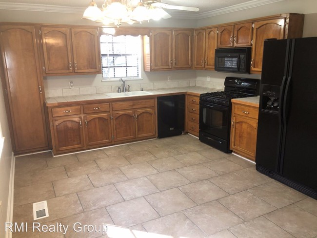 Building Photo - 3 br, 1.5 bath House - 3567 Queenstown Rd