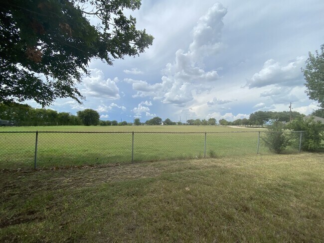 Building Photo - For Rent in Lorena ISA; 3 bed, 2 bath, 2 c...