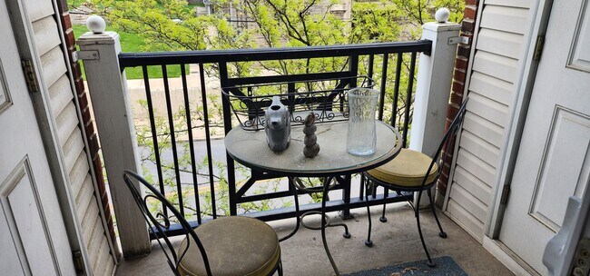 Foto del edificio - The Grande in Conshohocken condo available...