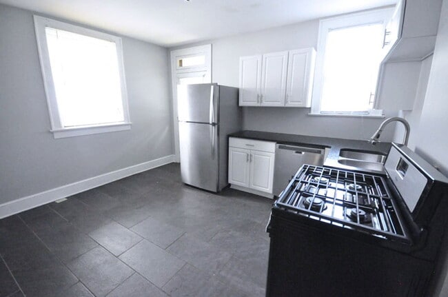Building Photo - 388 Hanford St