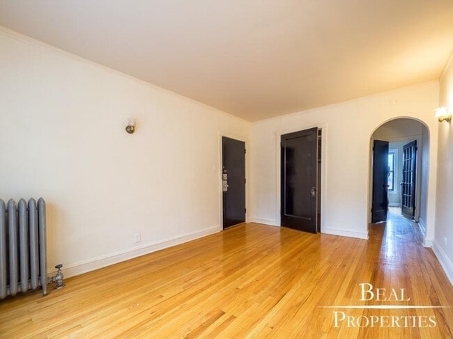 Building Photo - 1 bedroom in CHICAGO IL 60625