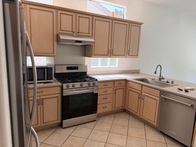 Building Photo - 78655 Golden Reed Dr