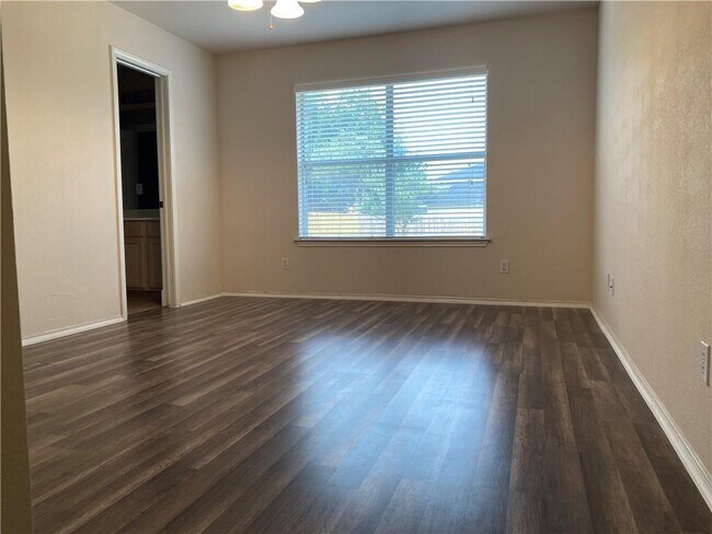 Building Photo - 2200 Wisteria Way