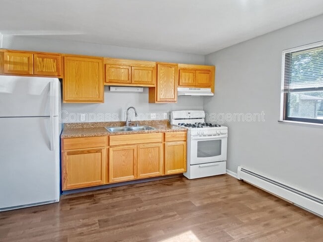 Foto del edificio - 136 N Lake St