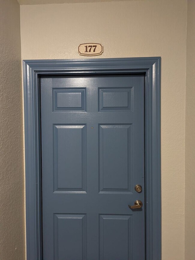 Building Photo - Beautiful 2 BDRM 2 BATH Condo in downtown ...