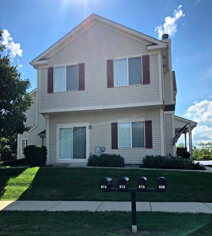 Building Photo - 614 Foxridge Dr