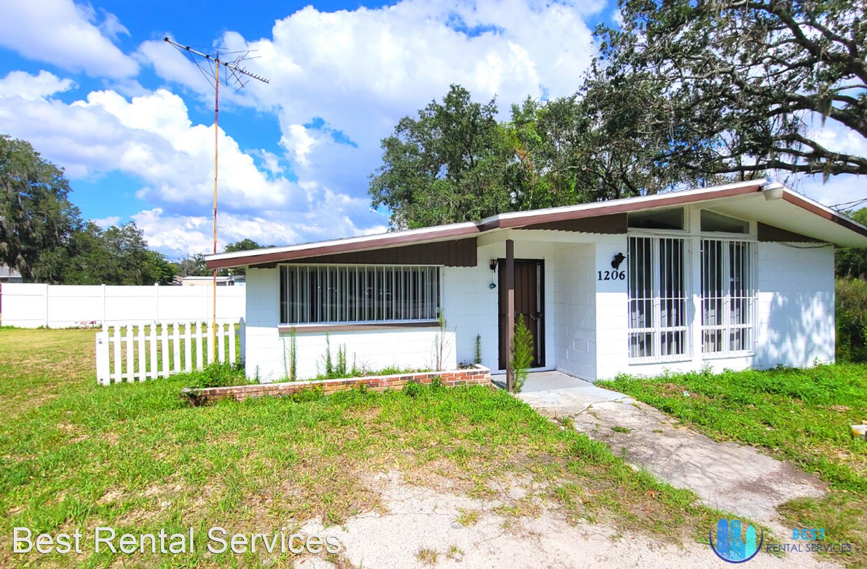 Foto principal - 4 br, 1.5 bath House - 1206 S Wabash Ave
