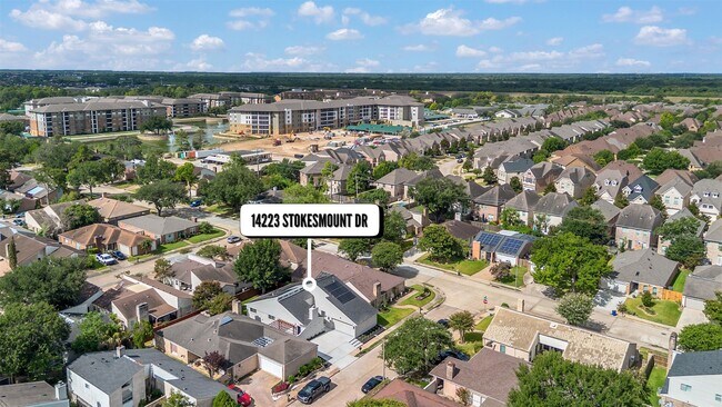 Foto del edificio - 14223 Stokesmount Dr
