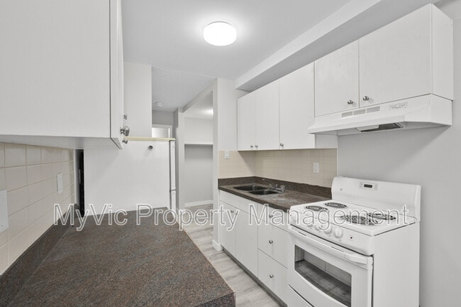 Building Photo - 9740-9782 82 Ave NW